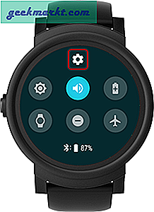 วิธีเล่นเพลงออฟไลน์บนนาฬิกา Android โดยไม่ใช้โทรศัพท์ของคุณ